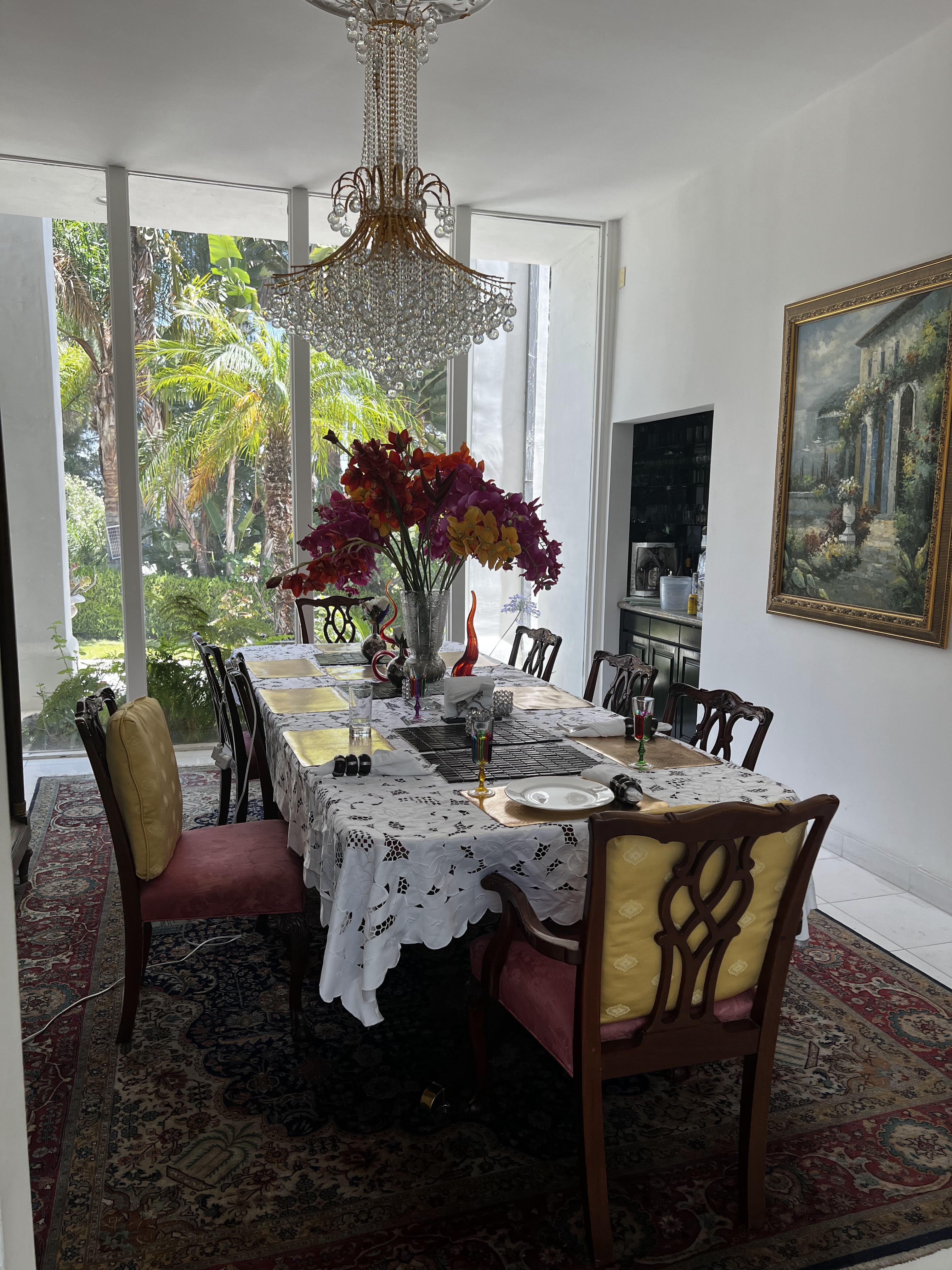 F's White Modern Window Home — photo 7