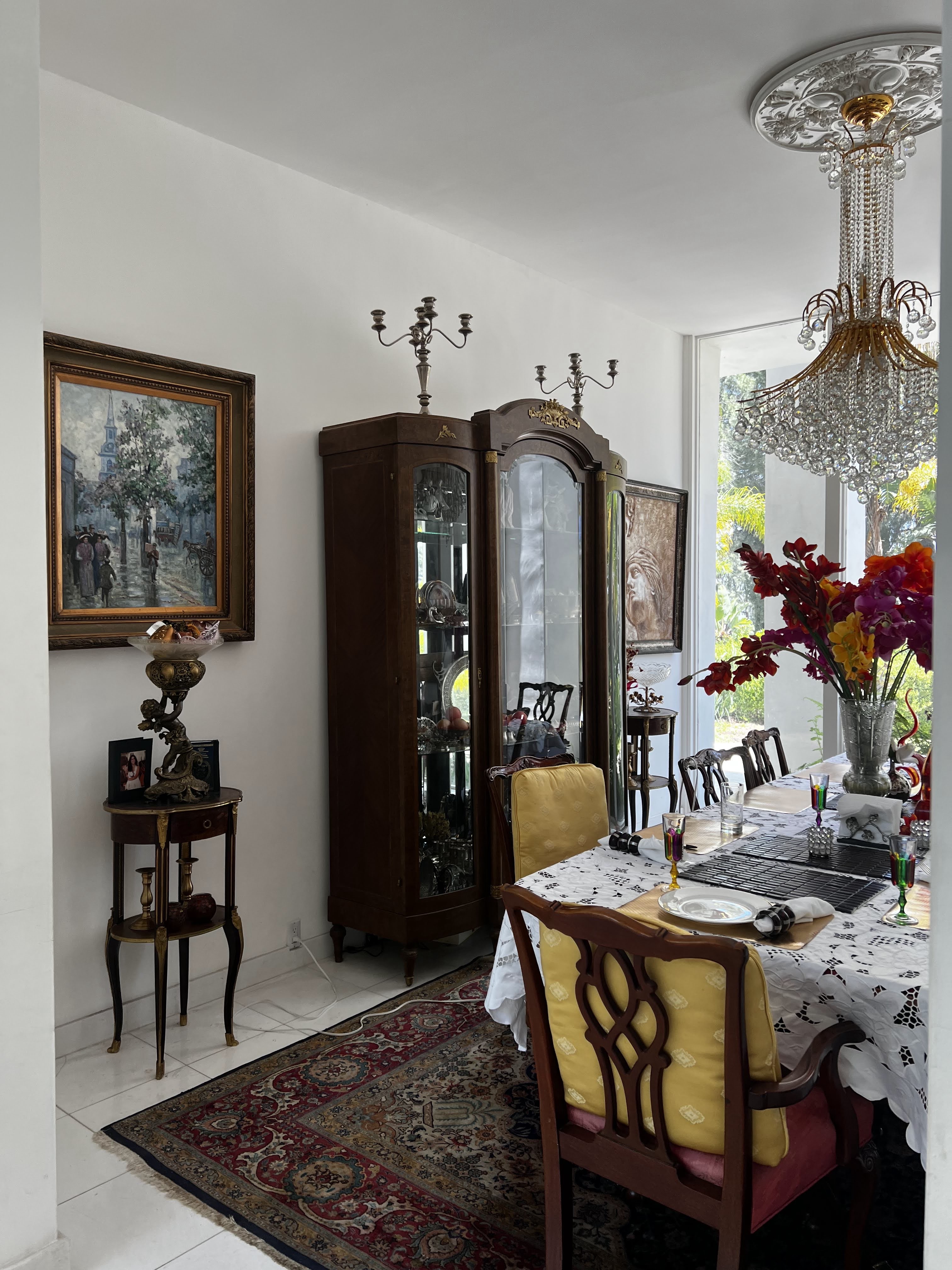 F's White Modern Window Home — photo 7