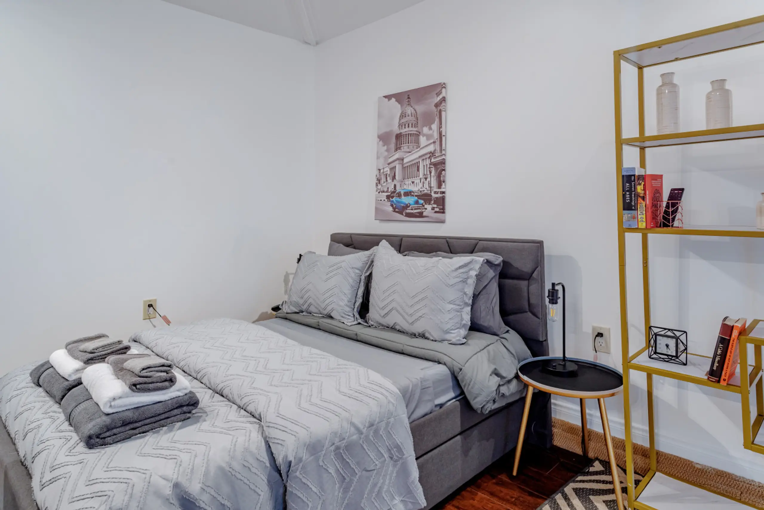 J's Cozy Leghorn Home & Jacuzzi — photo 11