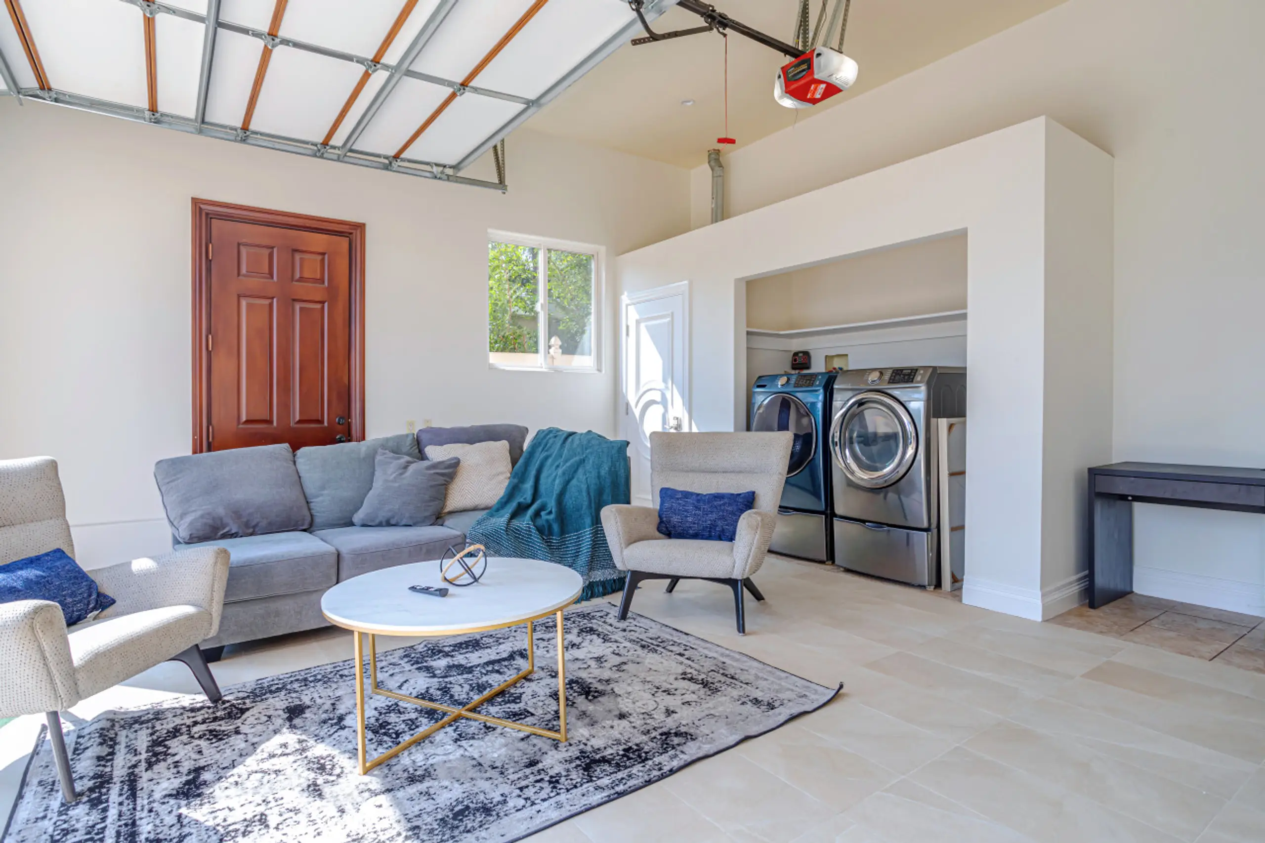 Ja's Calvert 4-Bed Abode — photo 4