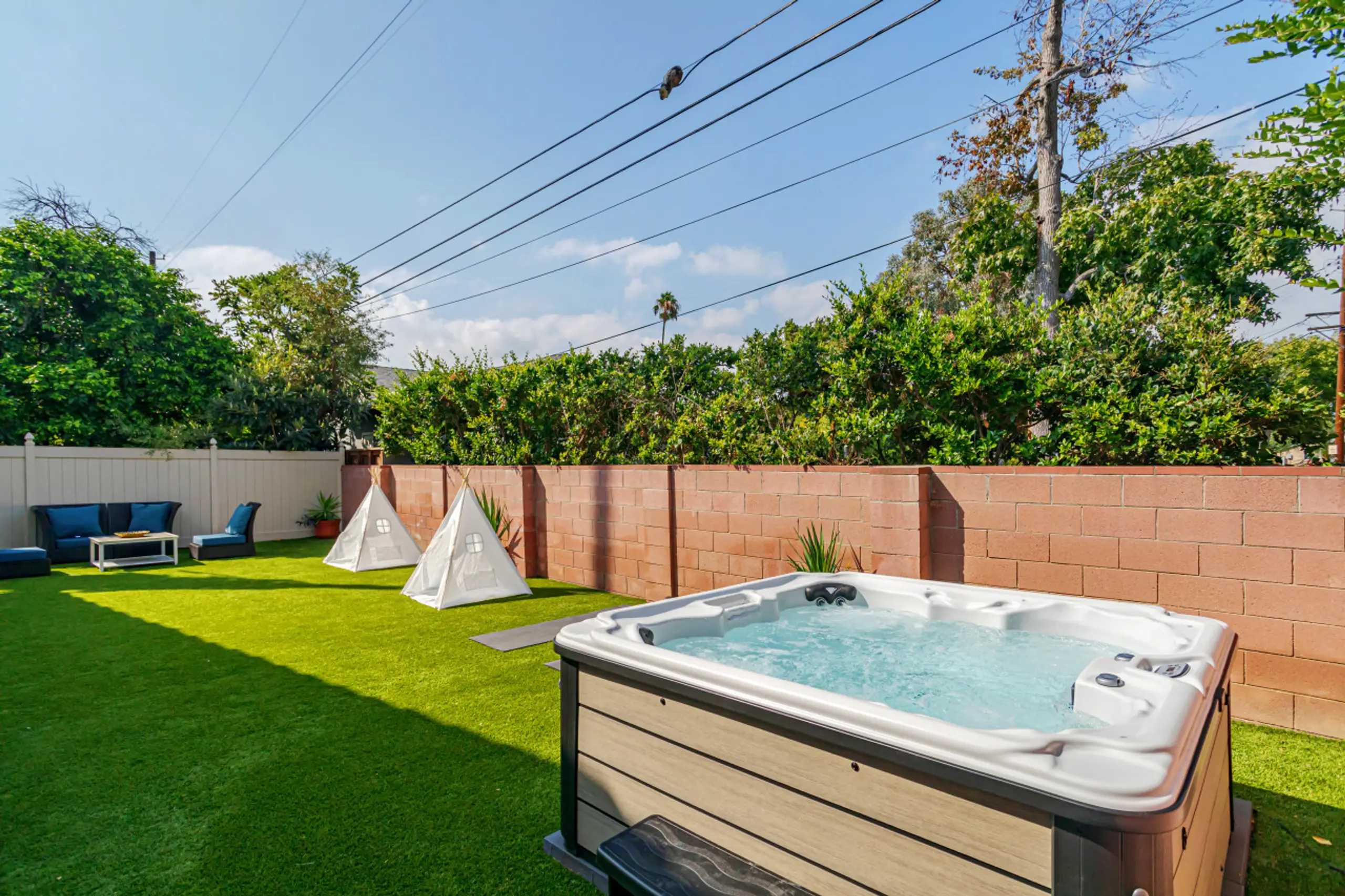 Ja's Calvert 4-Bed Abode — photo 10