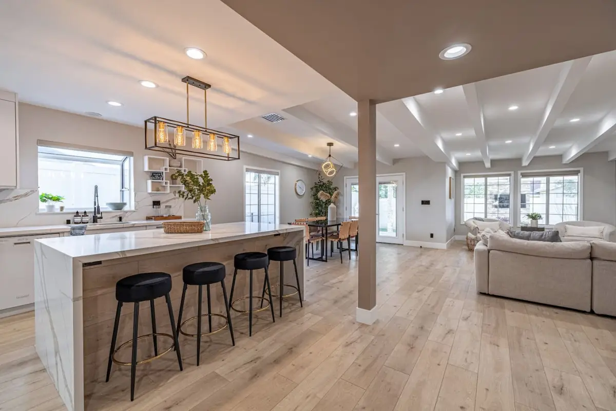 Ja's Entertainer Debby Home