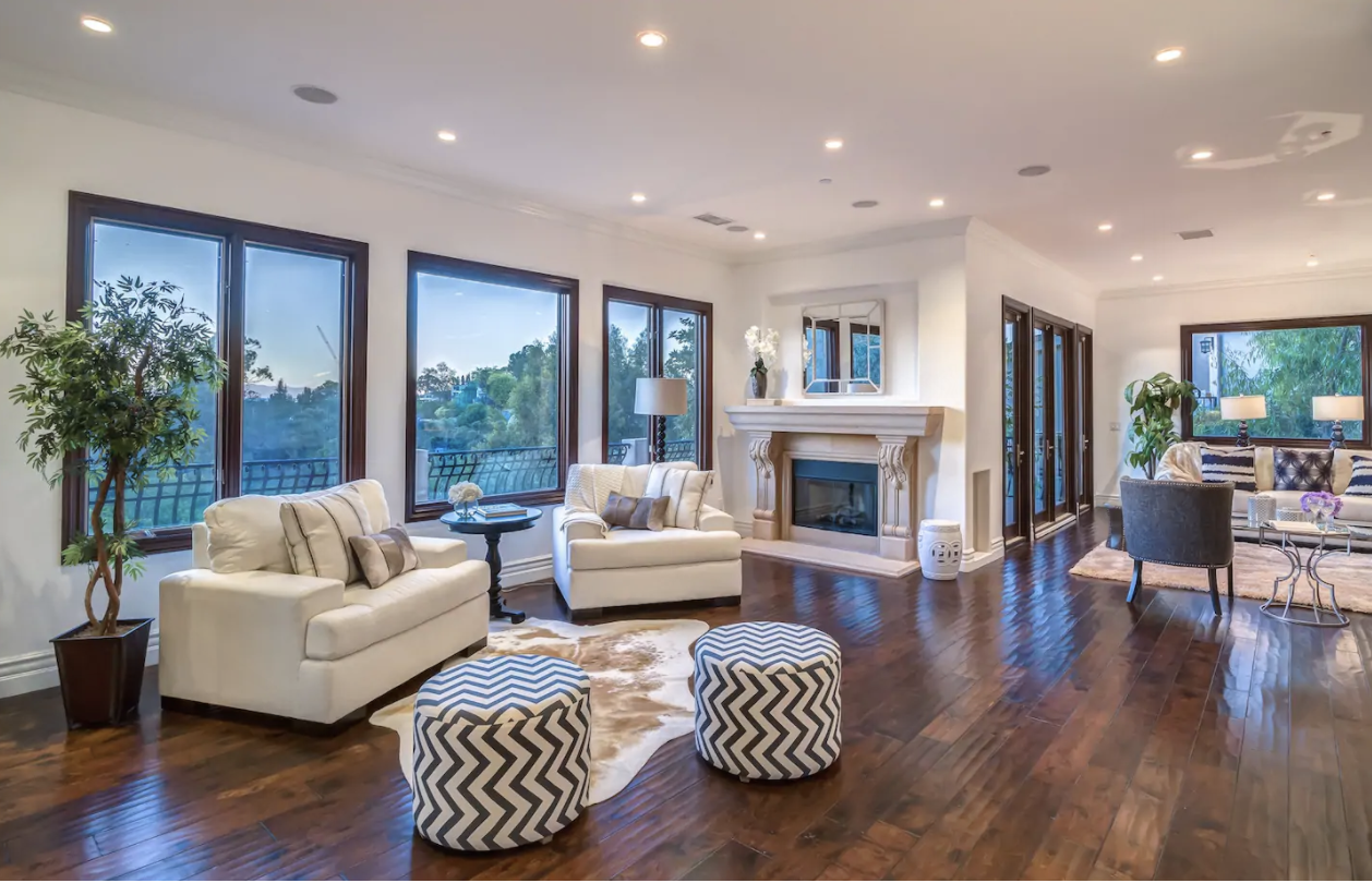 Knoll Drive Celebrity View — photo 3