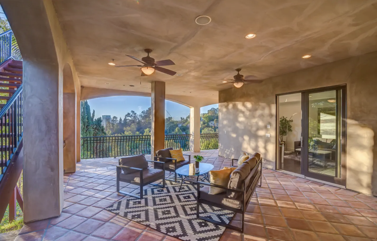 Knoll Drive Celebrity View — photo 5