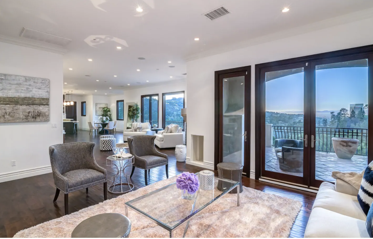 Knoll Drive Celebrity View — photo 11