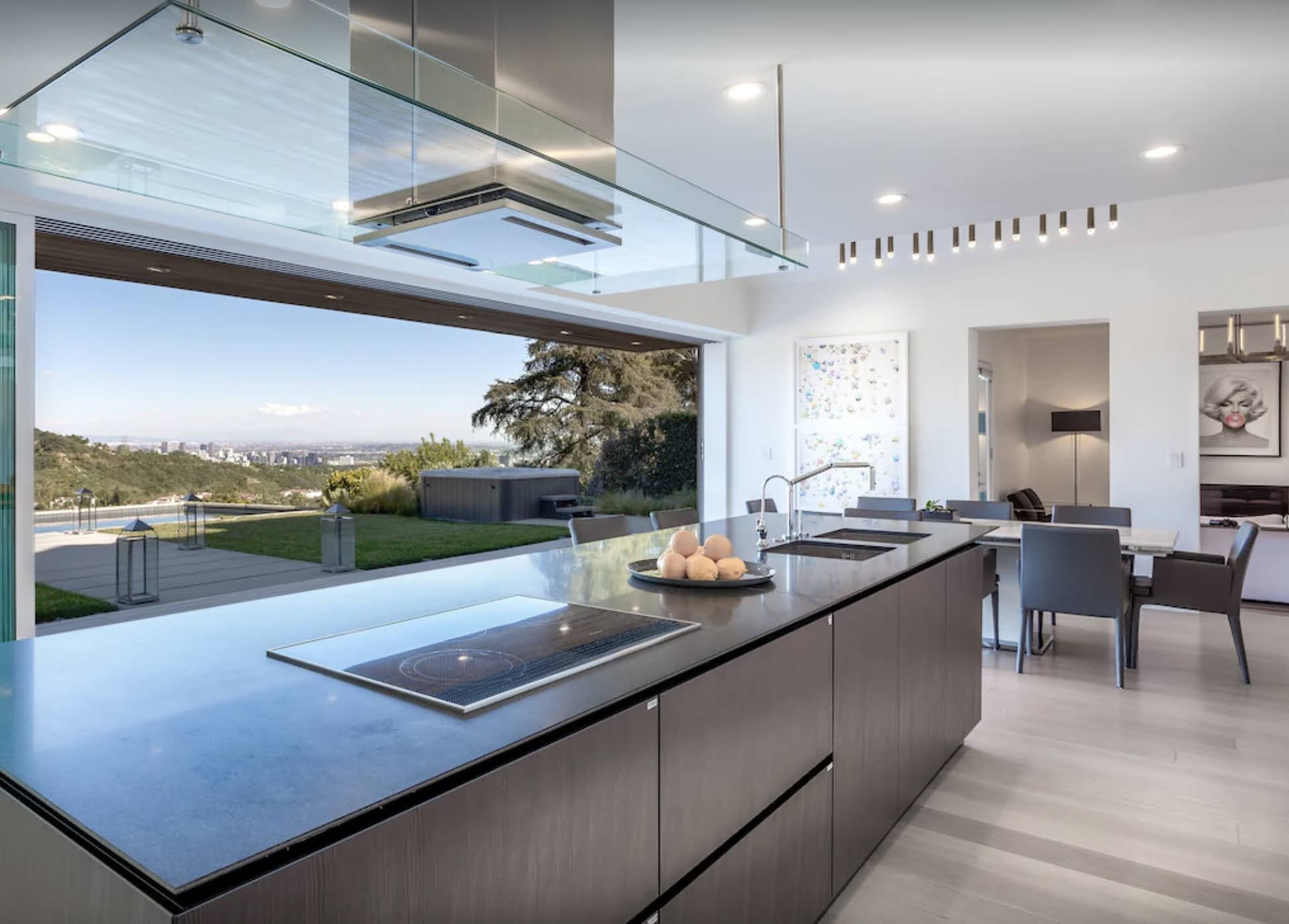 NM's Modern Clean View Beauty — photo 8