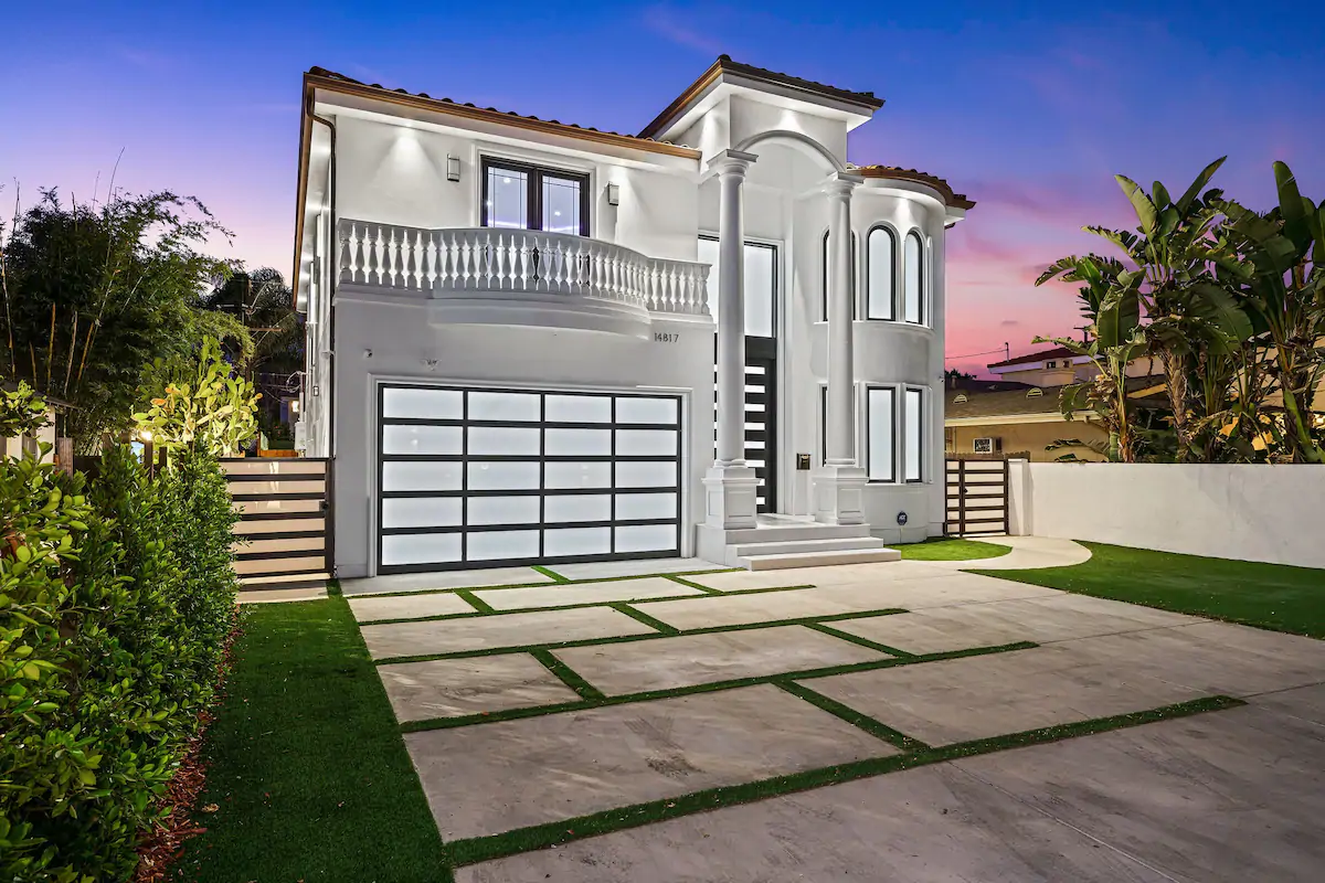 Otsego Mini Mansion — photo 3