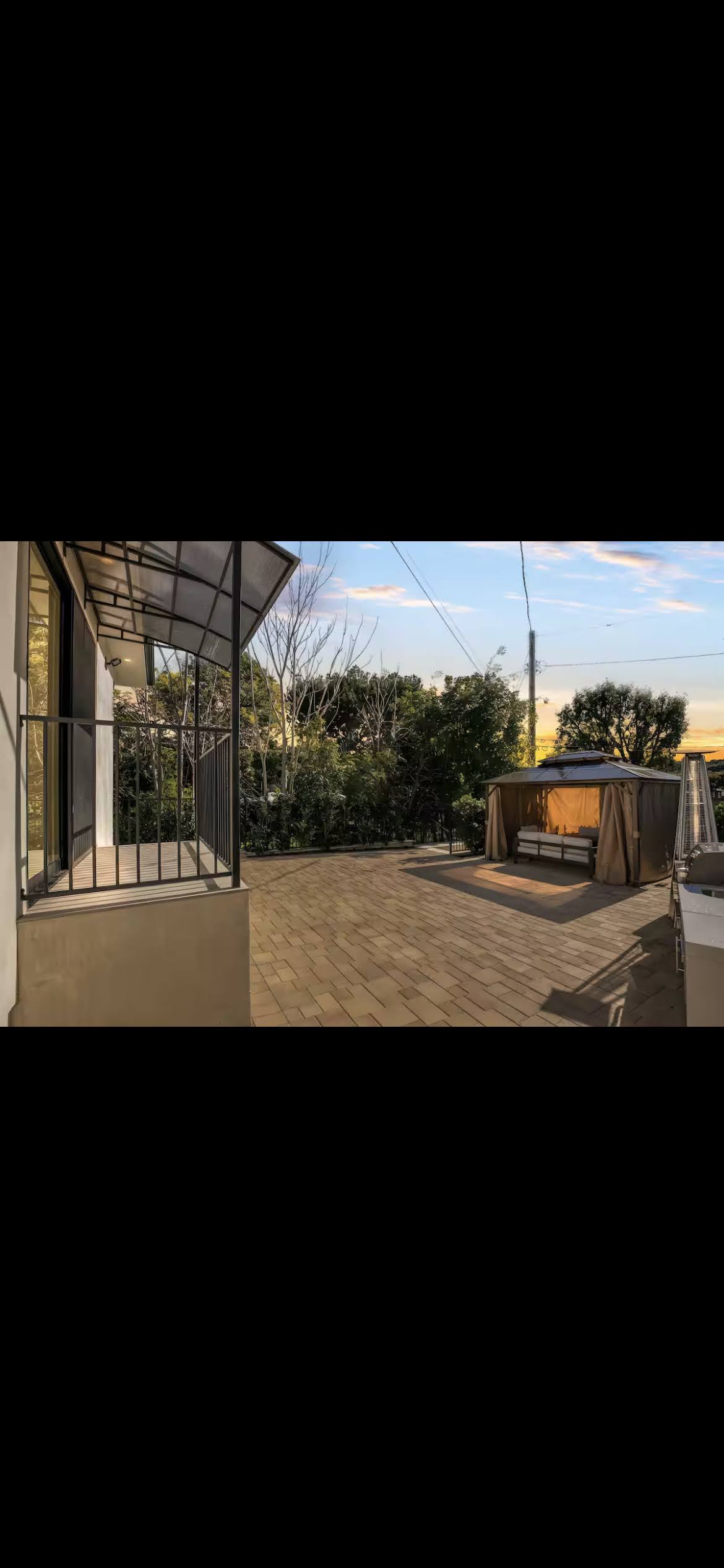 Petite Shadow Hills House