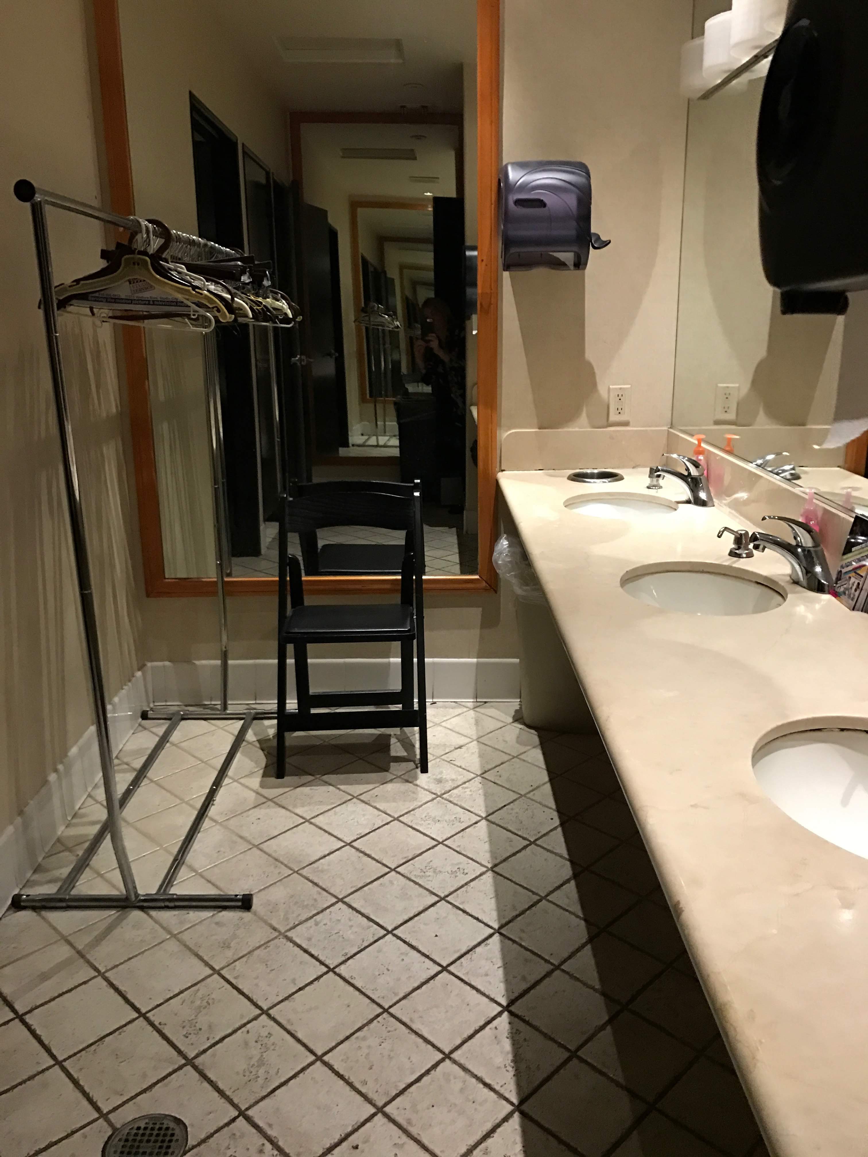 V's Vibrant Club — photo 6