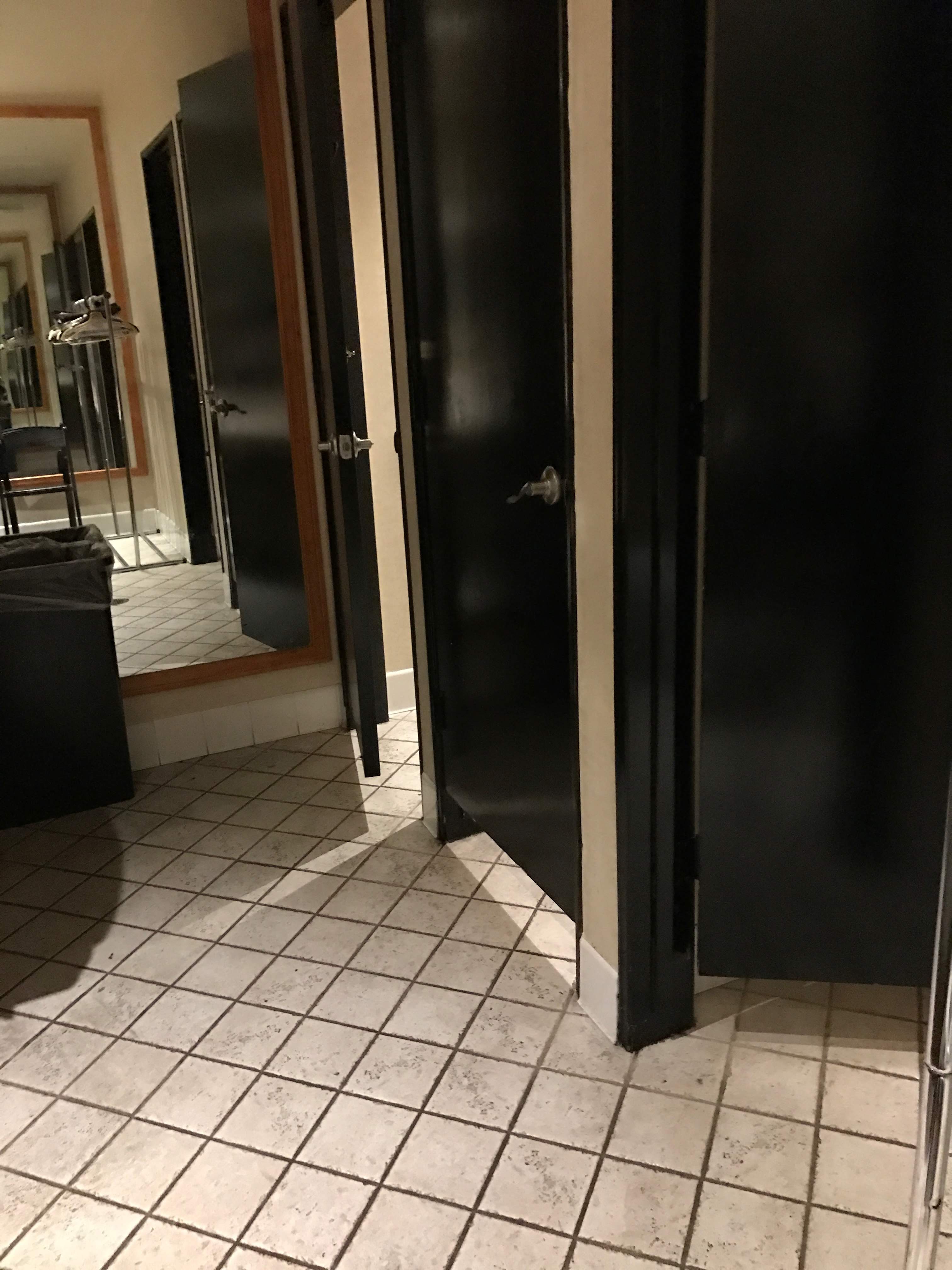 V's Vibrant Club — photo 7