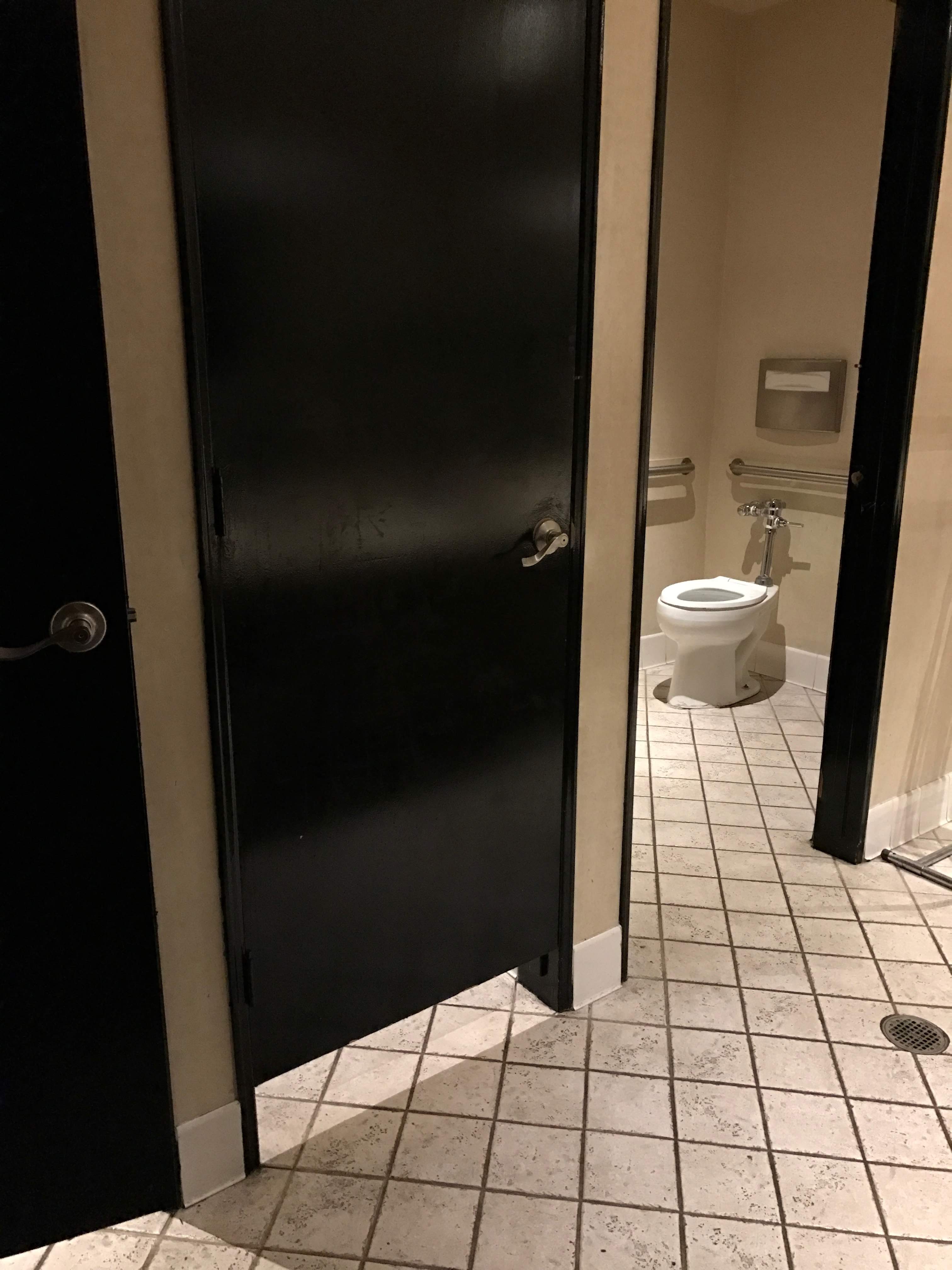 V's Vibrant Club — photo 9