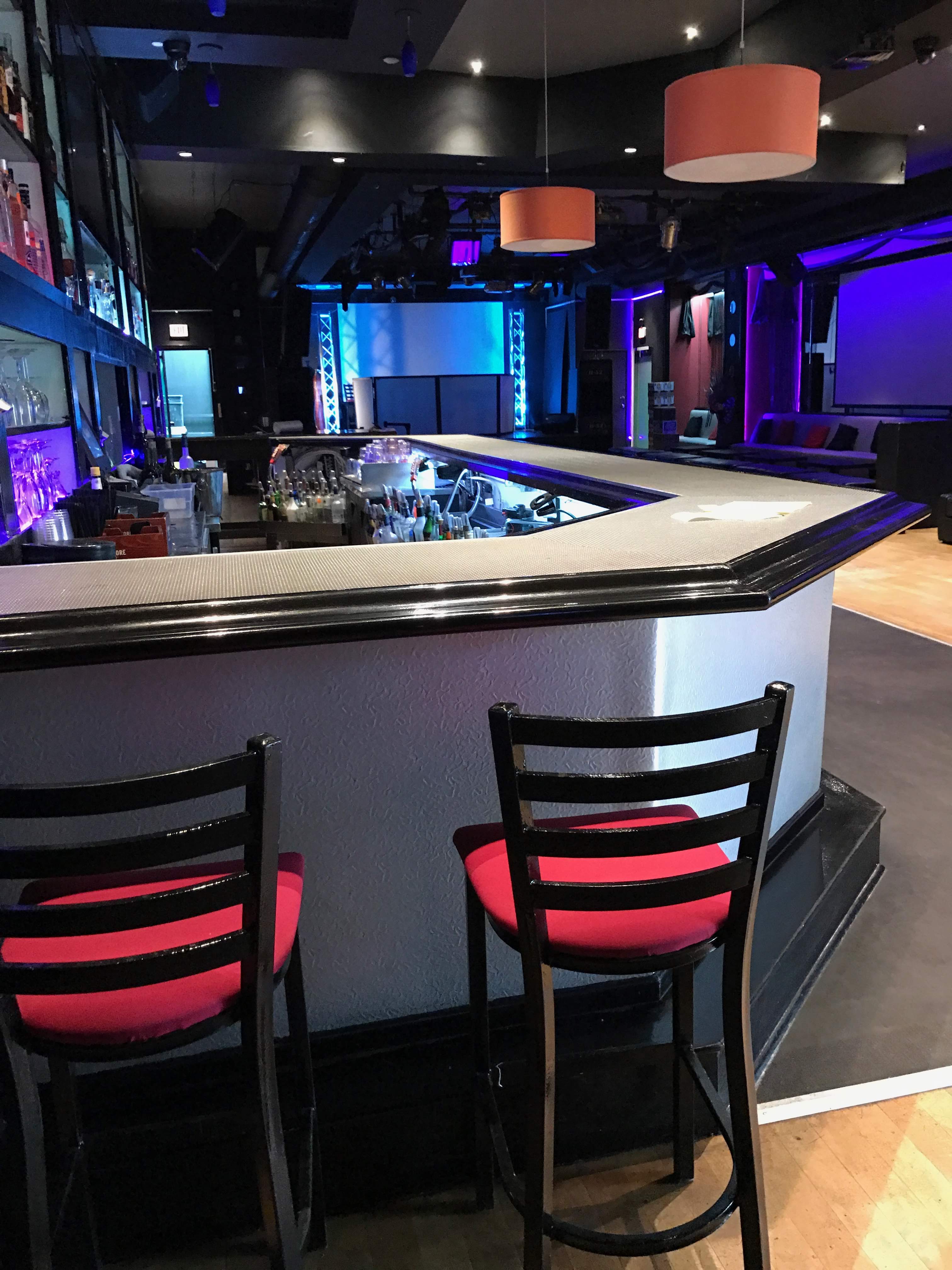 V's Vibrant Club — photo 10