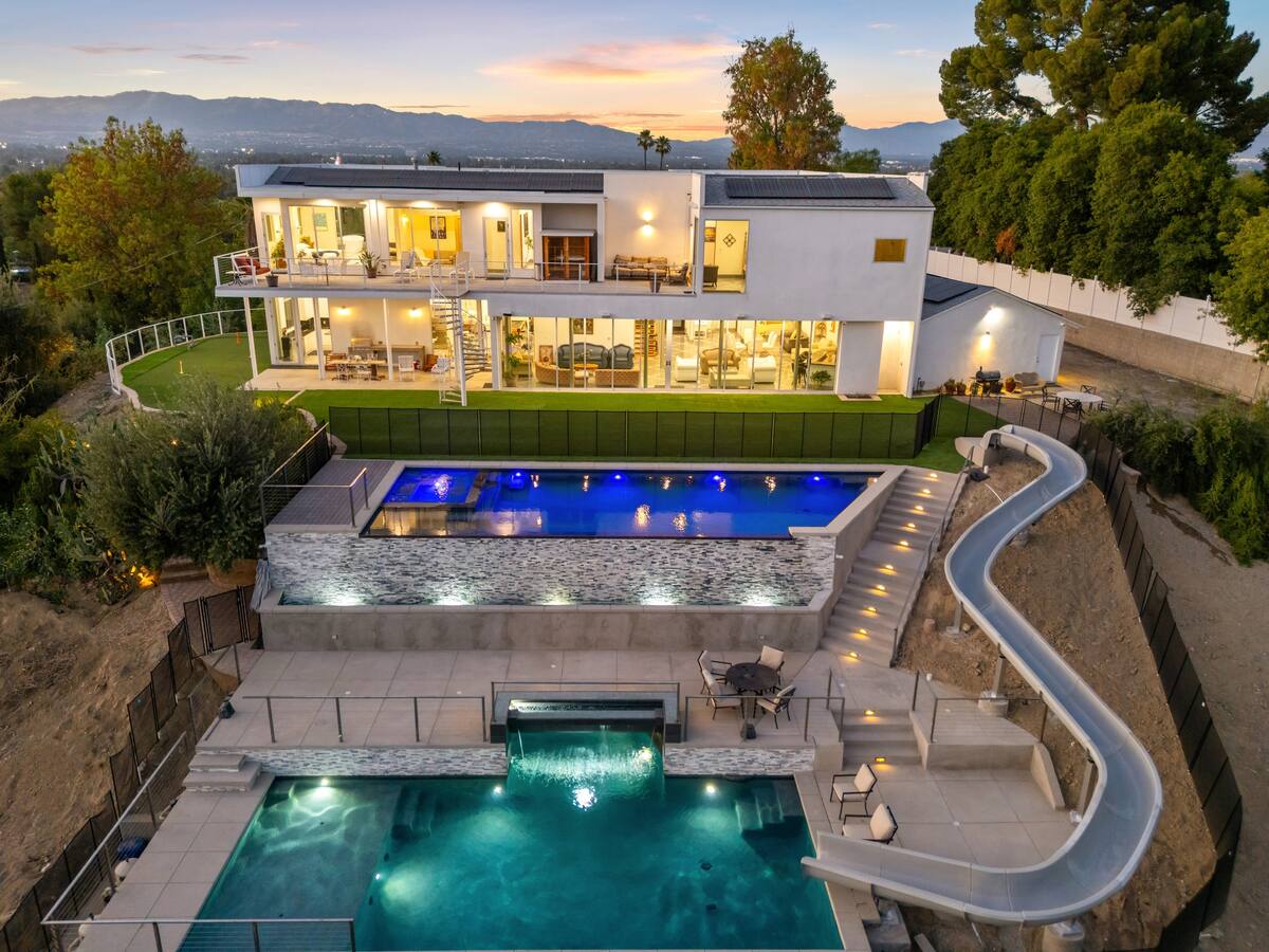 Winnetka Grand House — photo 9