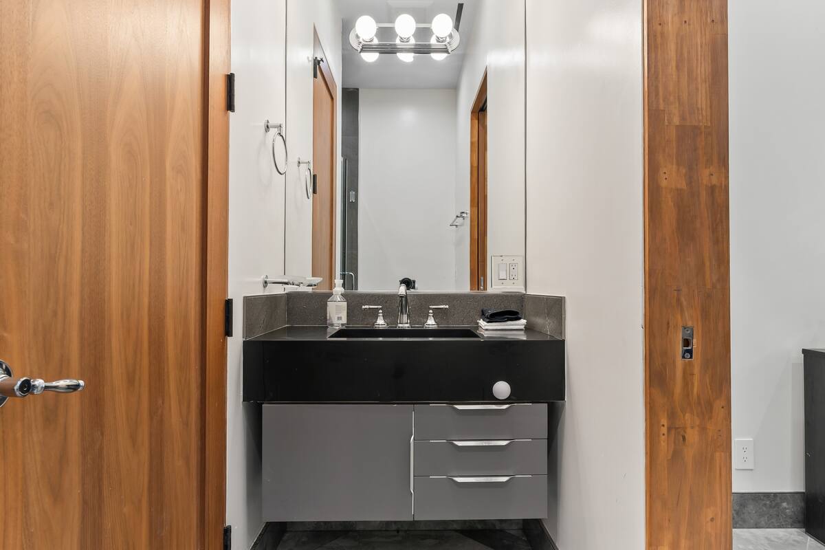 Winnetka Grand House — photo 12