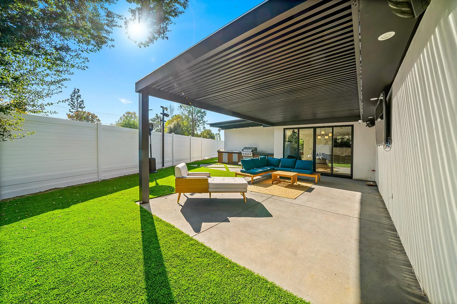 Woodland Hills Private Oasis — photo 8