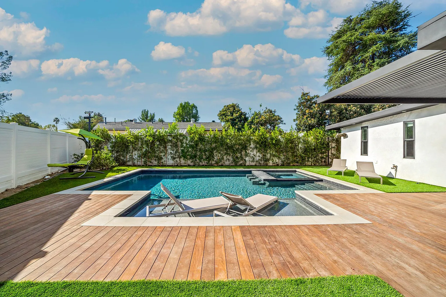 Woodland Hills Private Oasis — photo 9