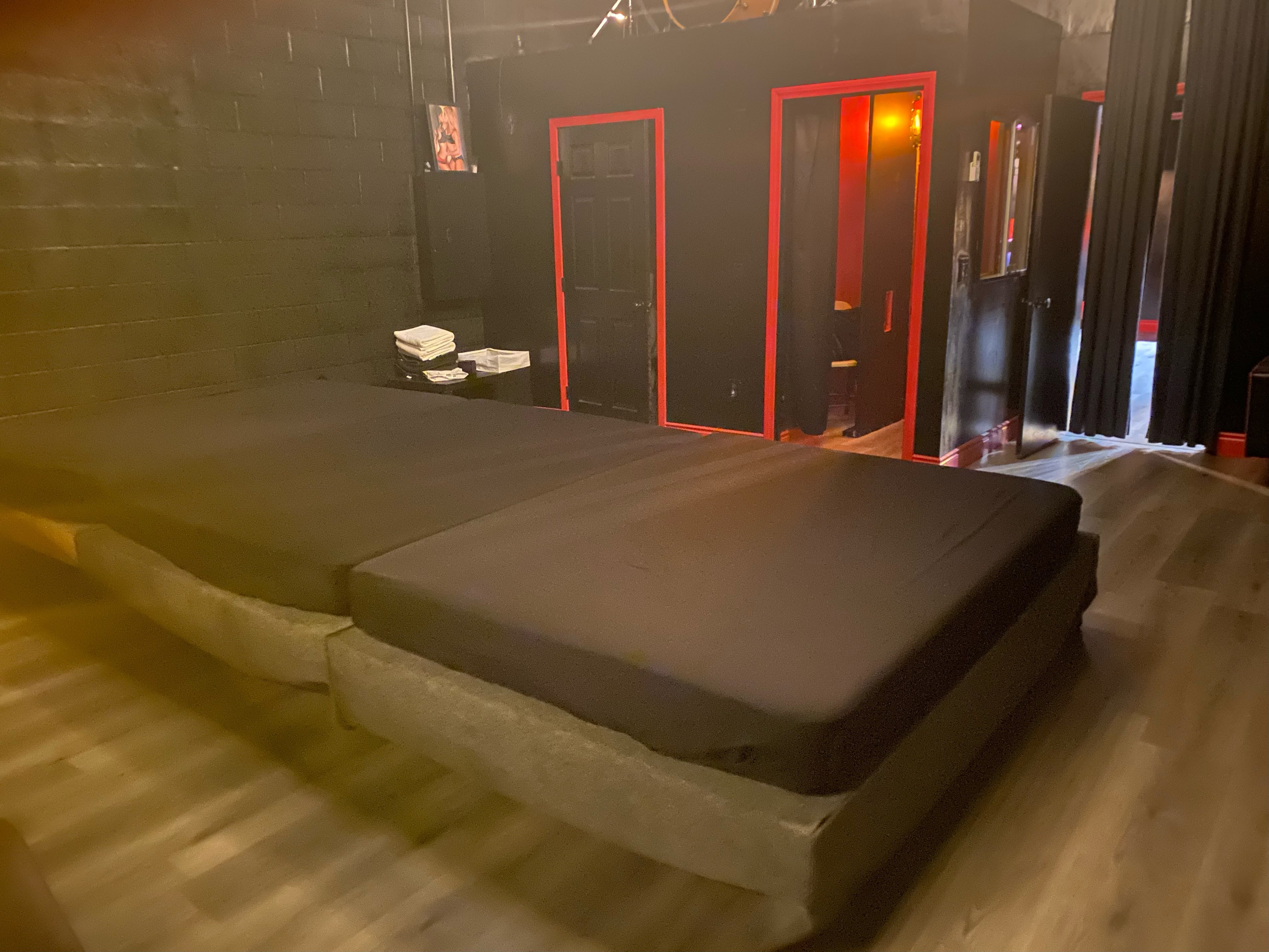 Z's Night Club — photo 4