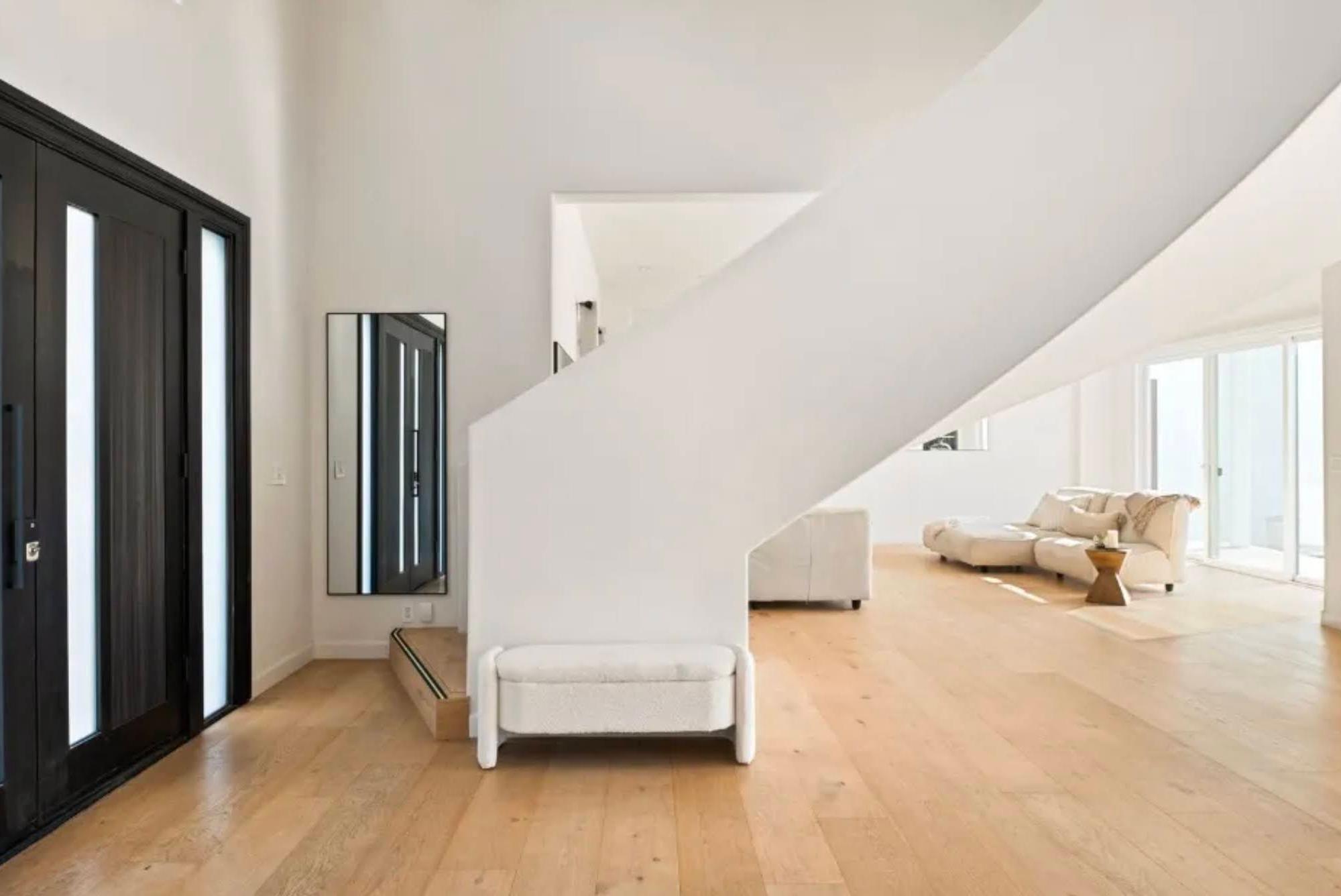 Electra Modern Estate — photo 2