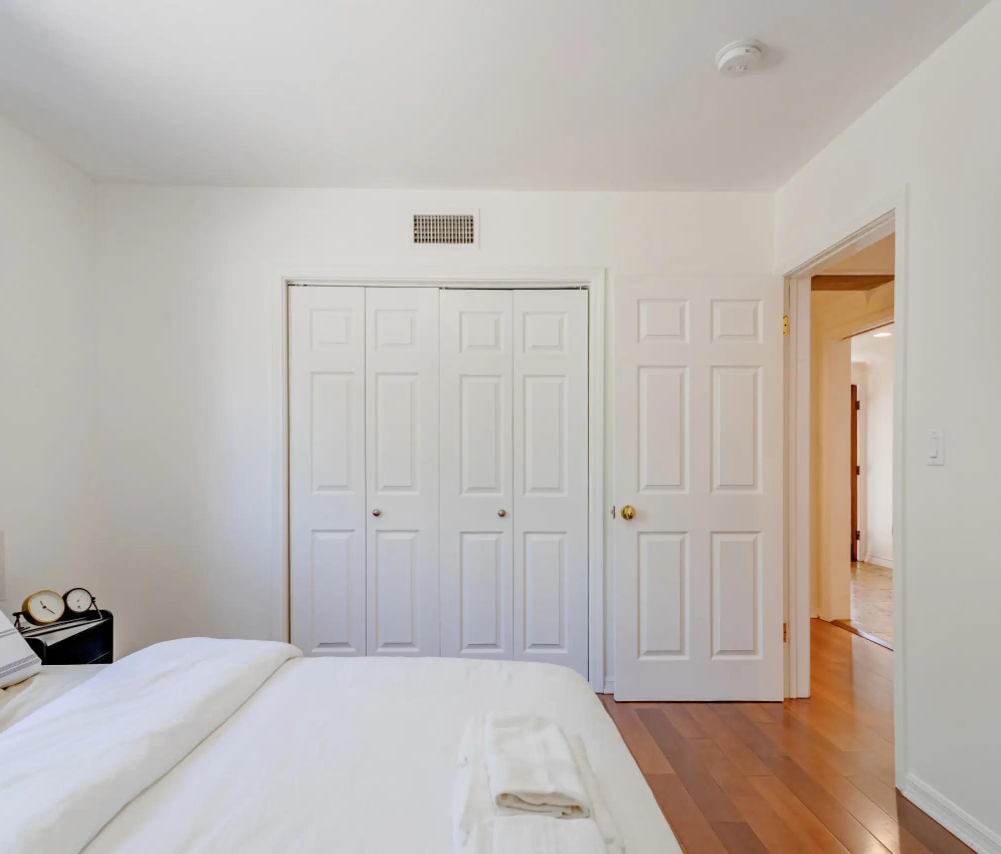J's Cozy Leghorn Home & Jacuzzi — photo 3