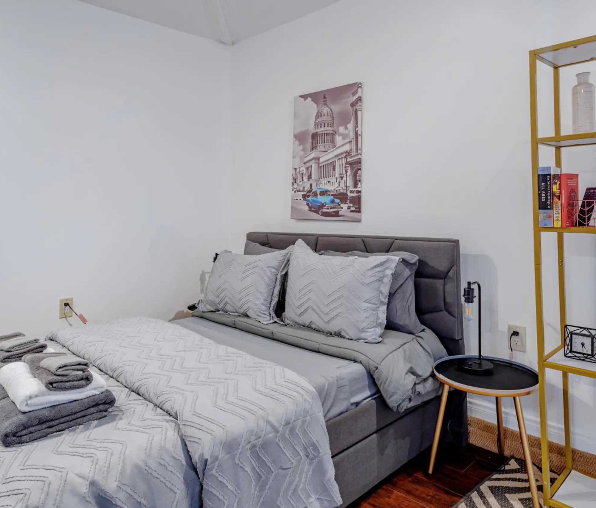 J's Cozy Leghorn Home & Jacuzzi — photo 11