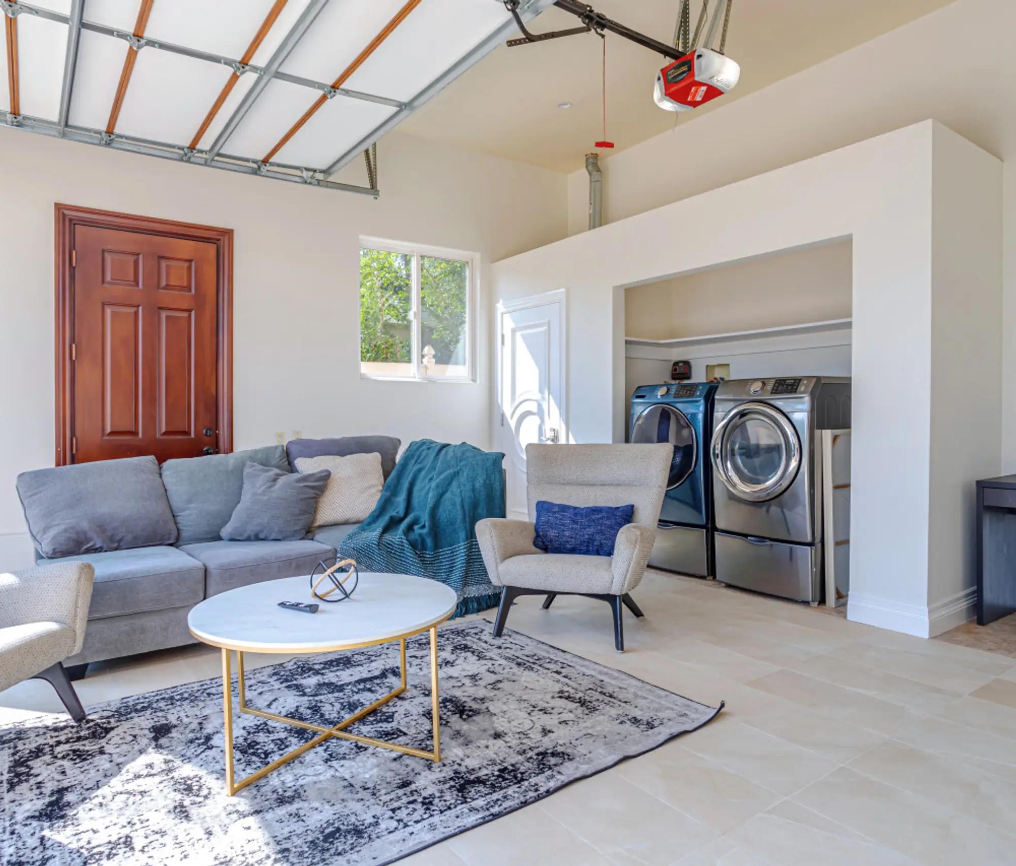 Ja's Calvert 4-Bed Abode — photo 4