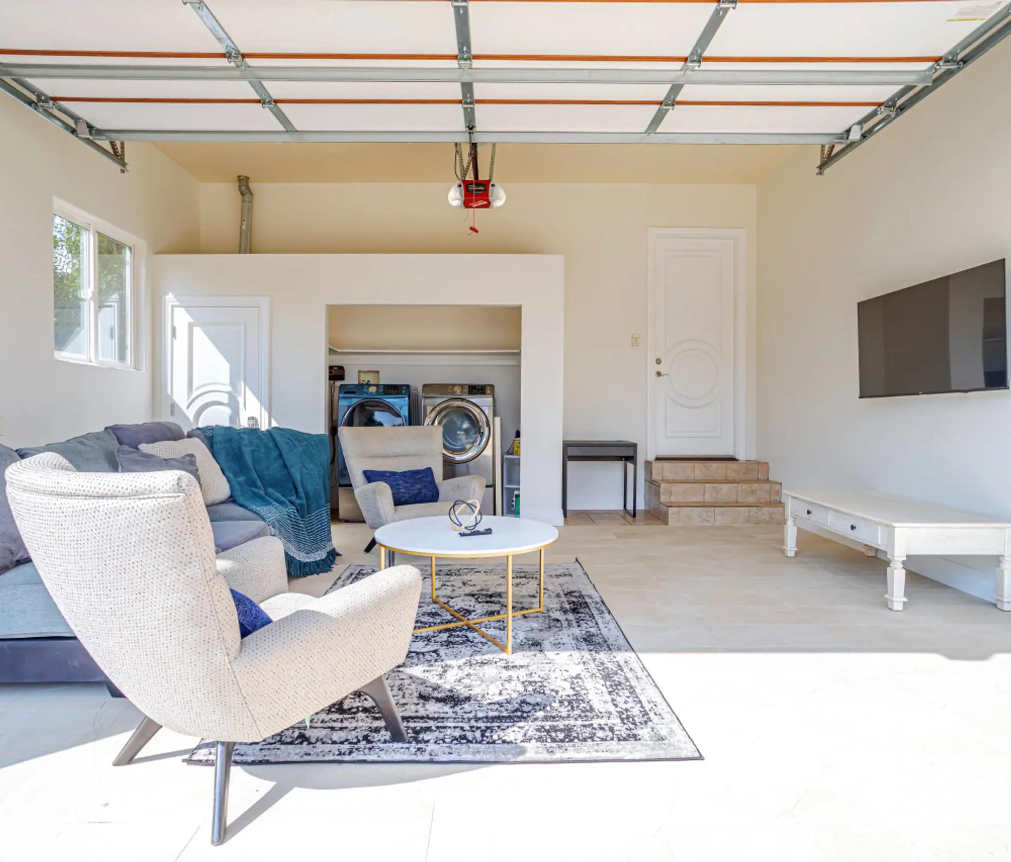 Ja's Calvert 4-Bed Abode — photo 5