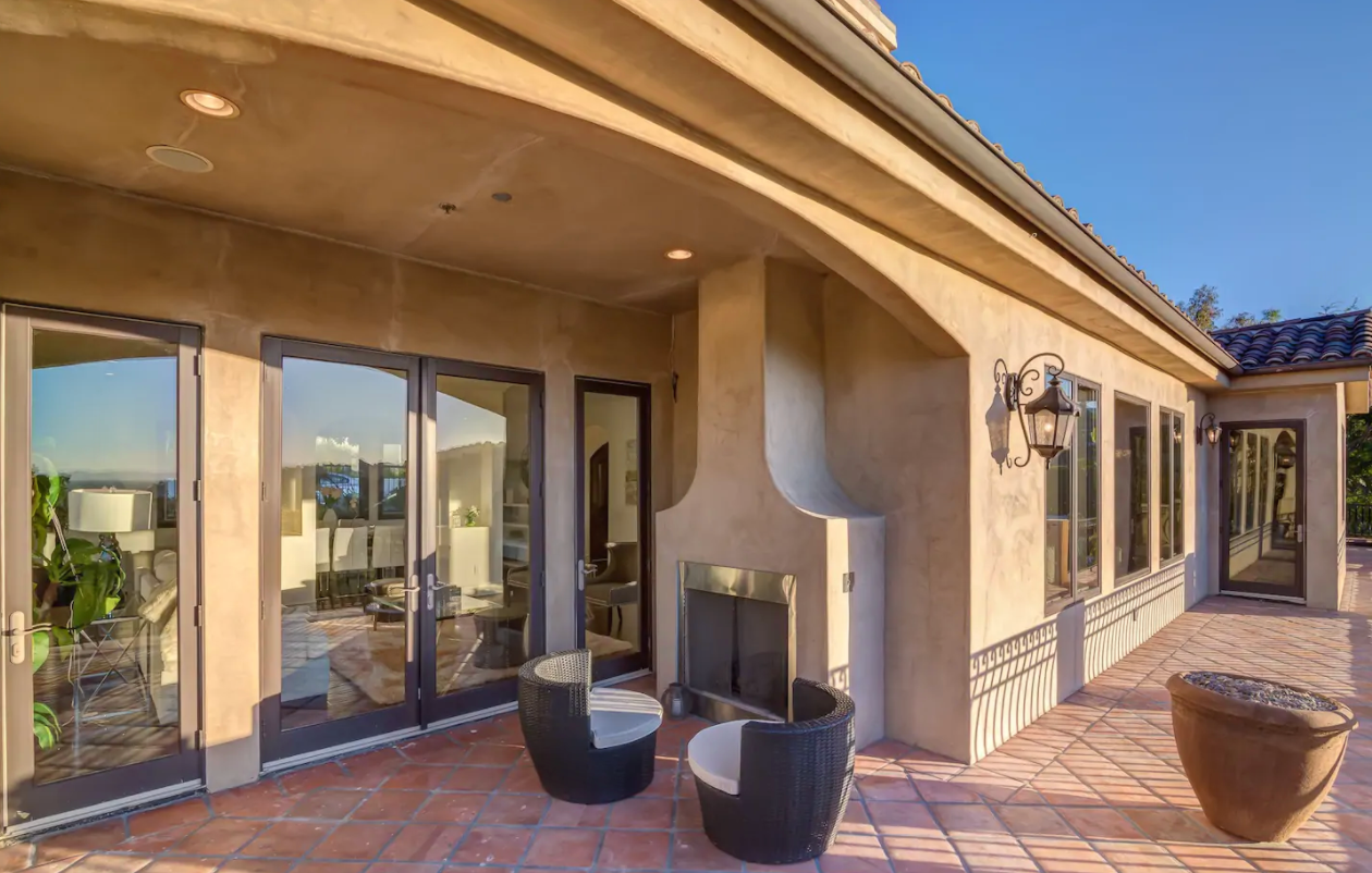 Knoll Drive Celebrity View — photo 6