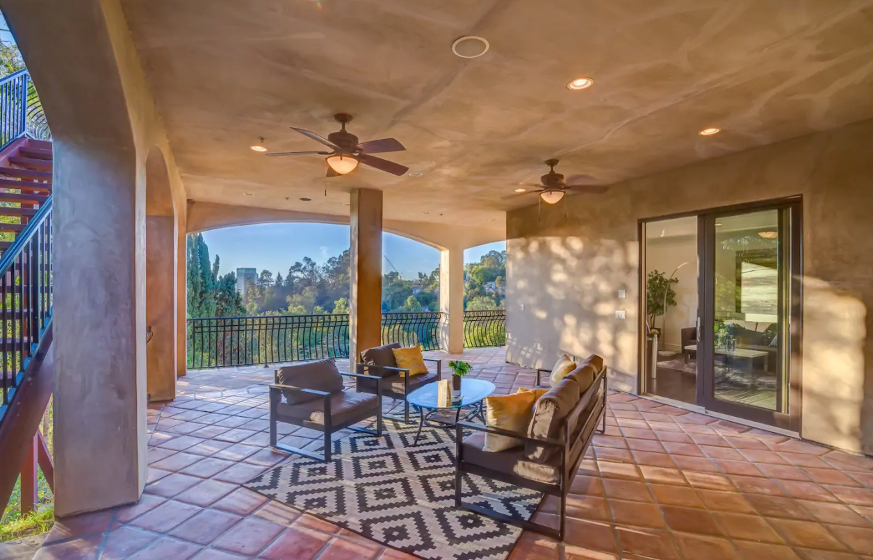 Knoll Drive Celebrity View — photo 5