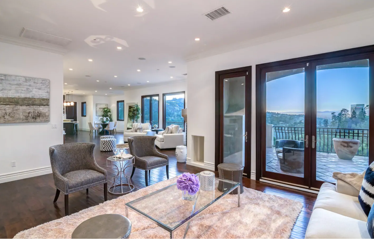 Knoll Drive Celebrity View — photo 11