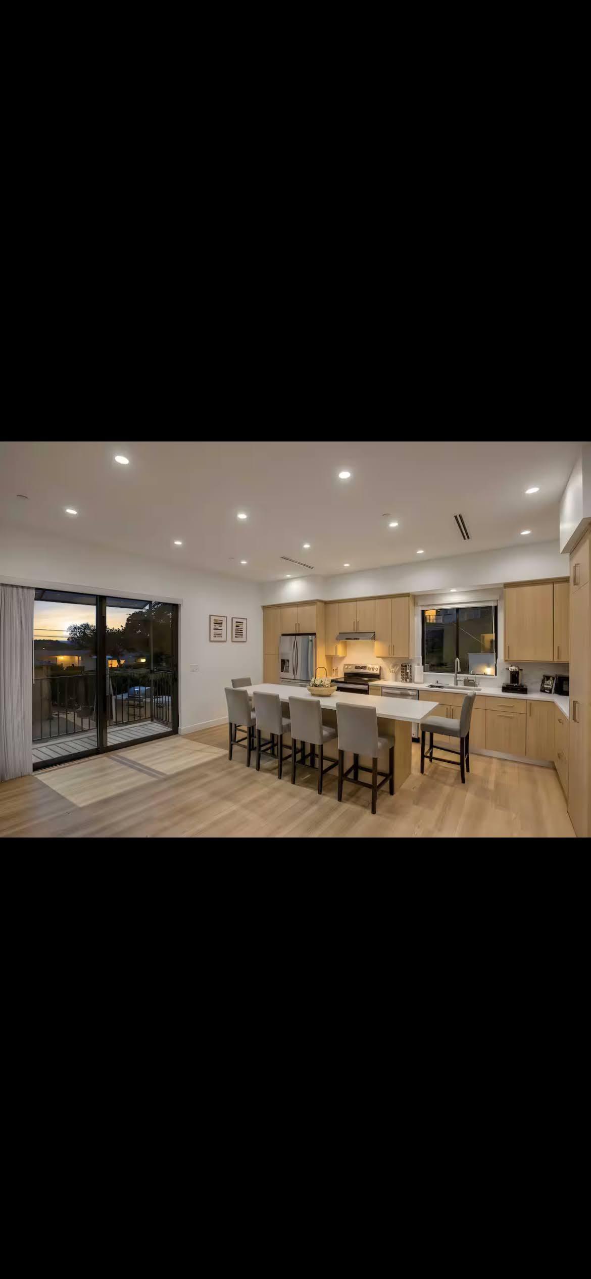 Petite Shadow Hills House — photo 3