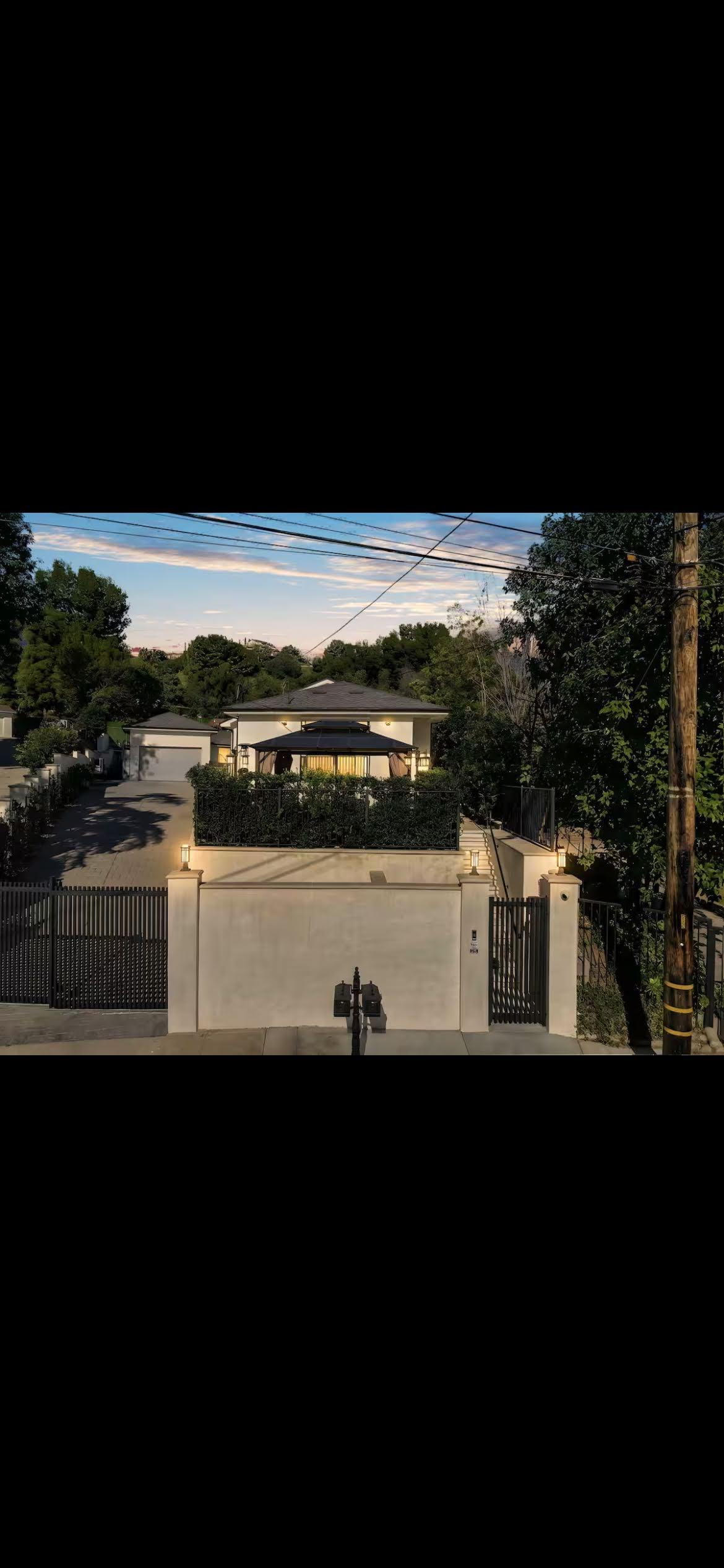 Petite Shadow Hills House — photo 9