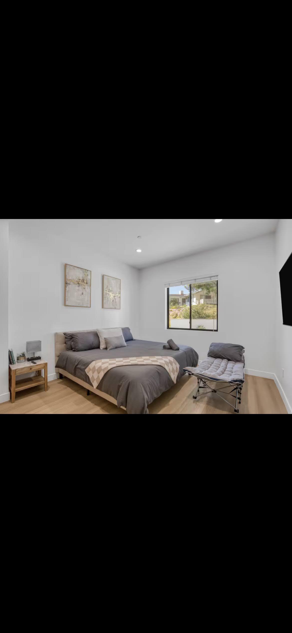Petite Shadow Hills House — photo 11