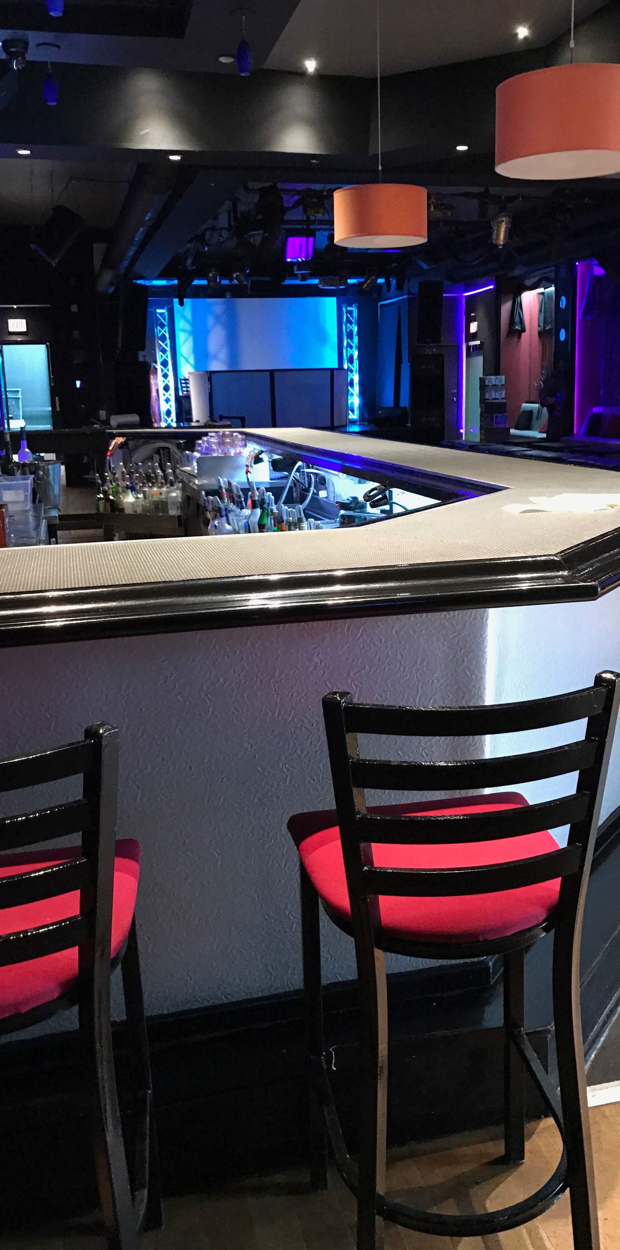 V's Vibrant Club — photo 10