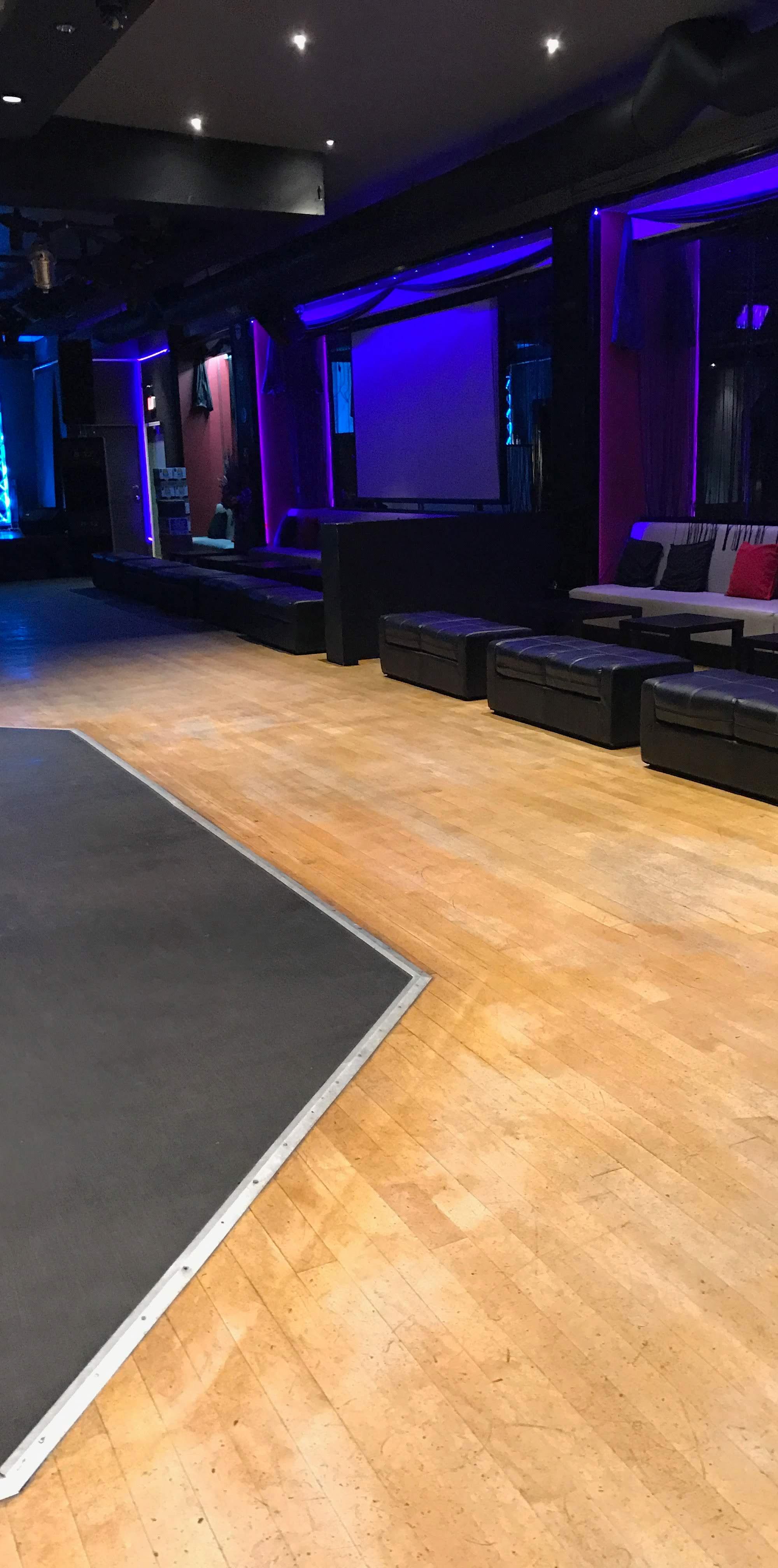 V's Vibrant Club — photo 11