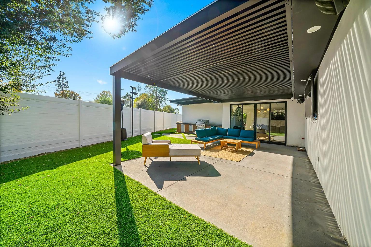 Woodland Hills Private Oasis — photo 8