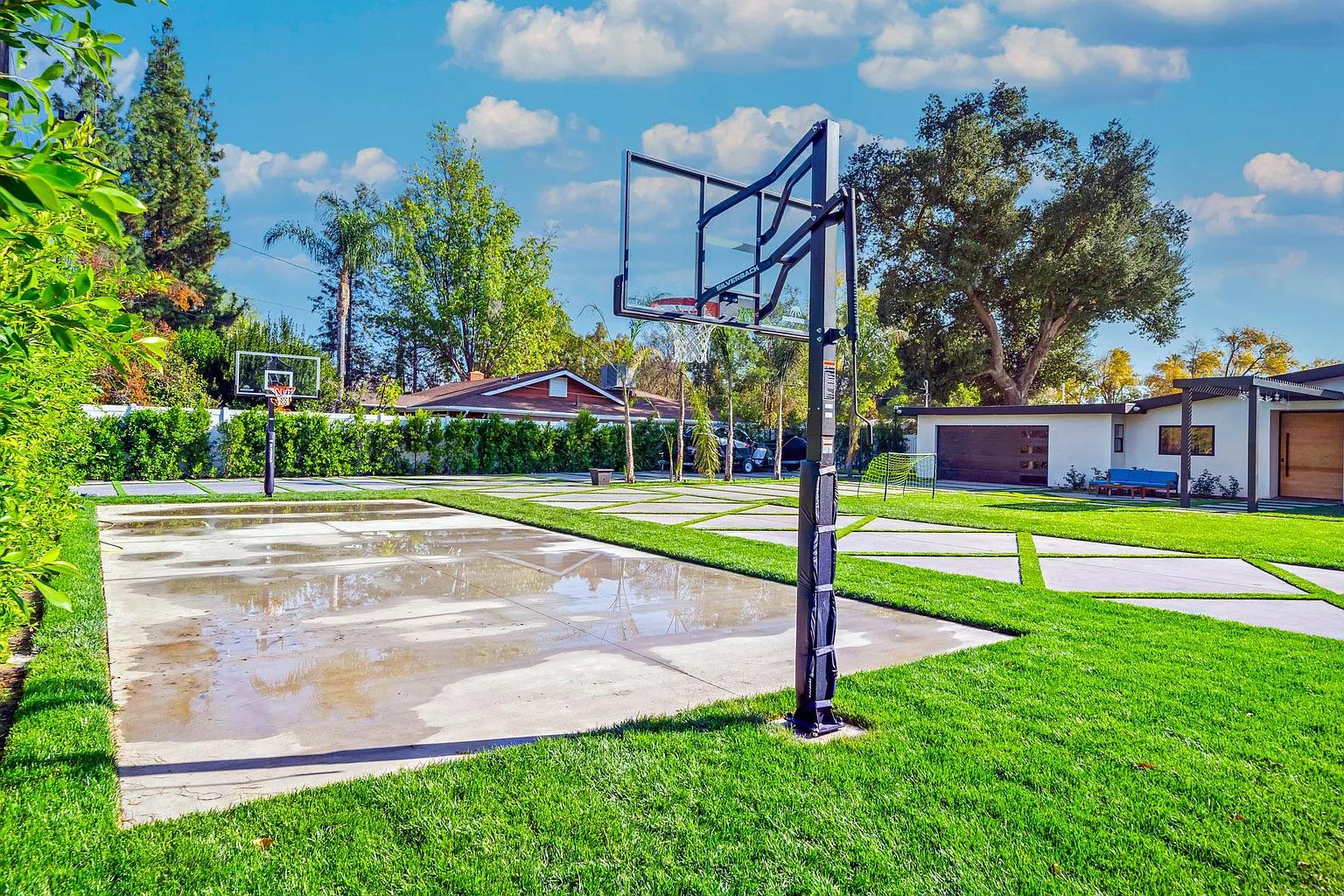 Woodland Hills Private Oasis — photo 2