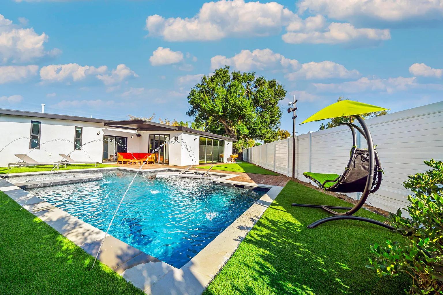 Woodland Hills Private Oasis — photo 11