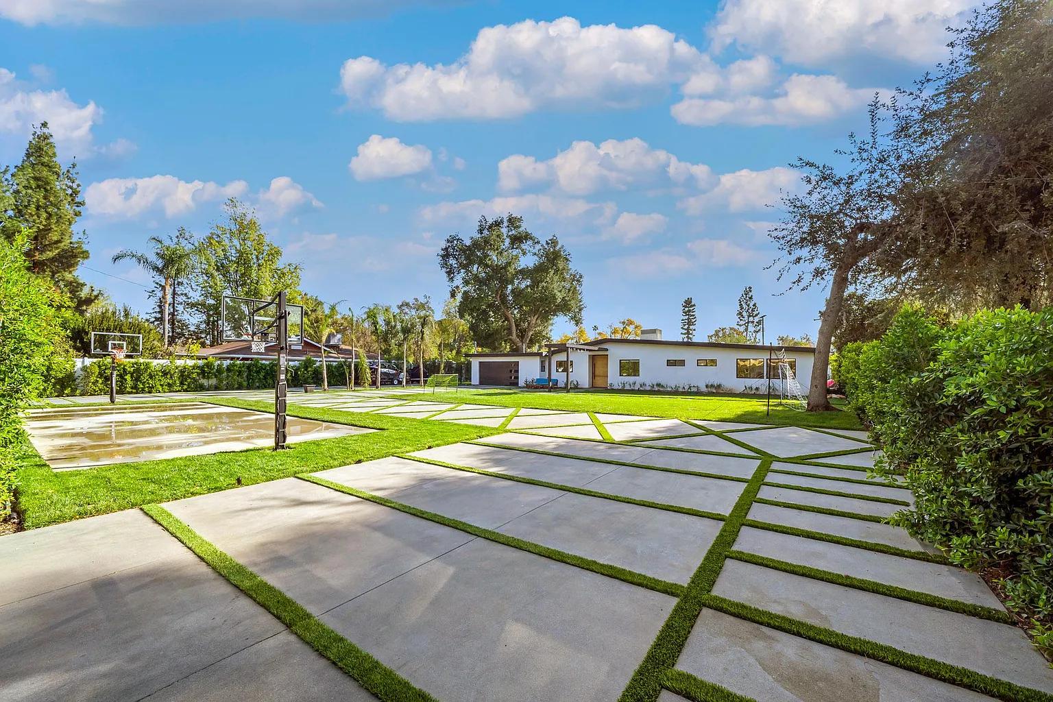 Woodland Hills Private Oasis — photo 10