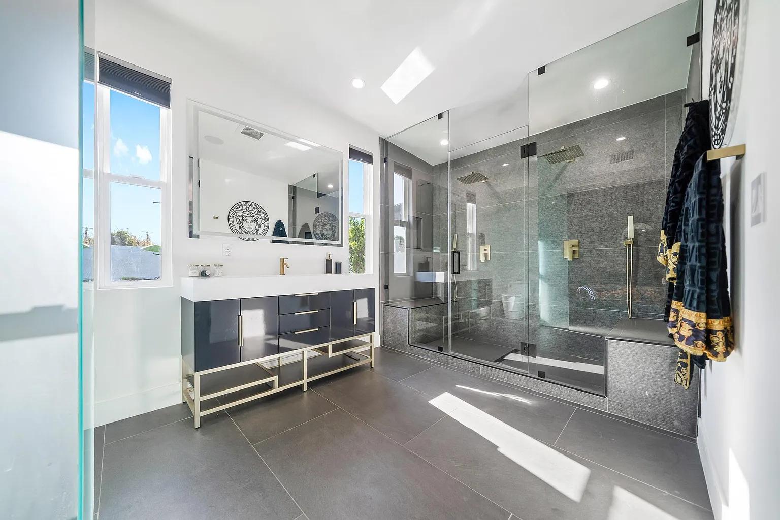 Woodland Hills Private Oasis